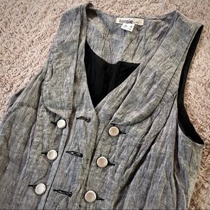 Kenzie vest, gray with button details, size S